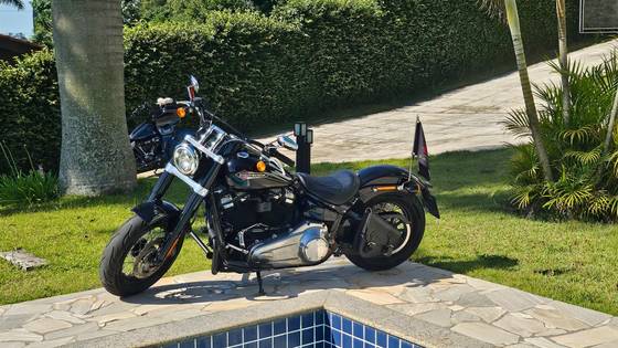 HARLEY-DAVIDSON SOFTAIL SLIM HARLEY-DAVIDSON SOFTAIL SLIM
